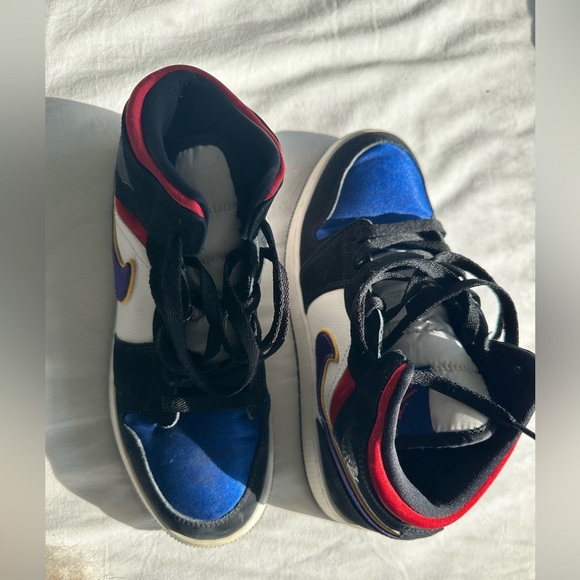 Nike Jordan 1 Mids Se Gs Rivals - Picture 5 of 5